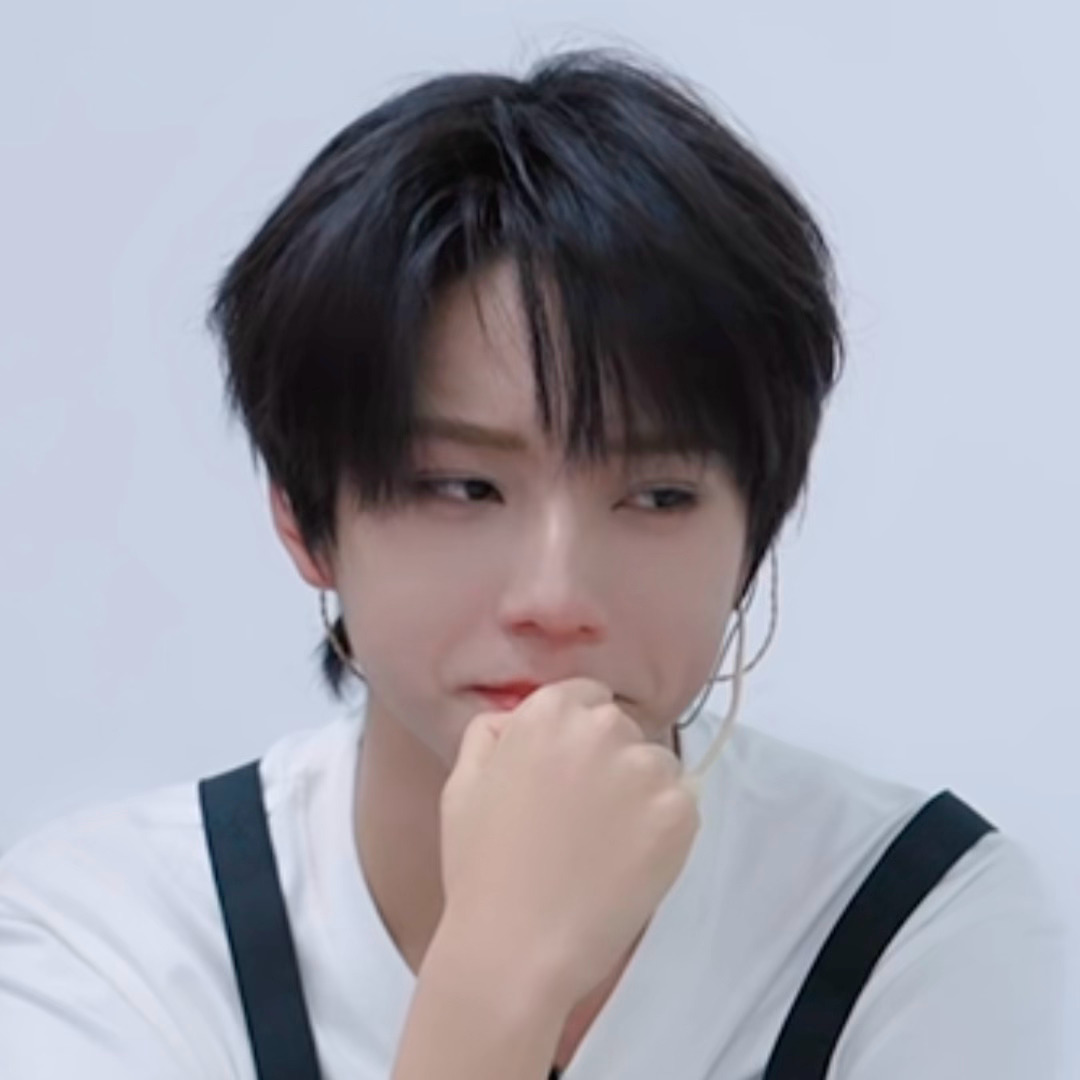 一对被夸以后的反应也很温度差的狗猫情侣特别特别想看两个人一起被夸时候的同框……