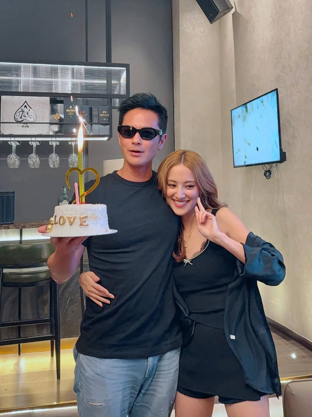 陈凯琳为老公郑嘉颖庆祝56岁生日