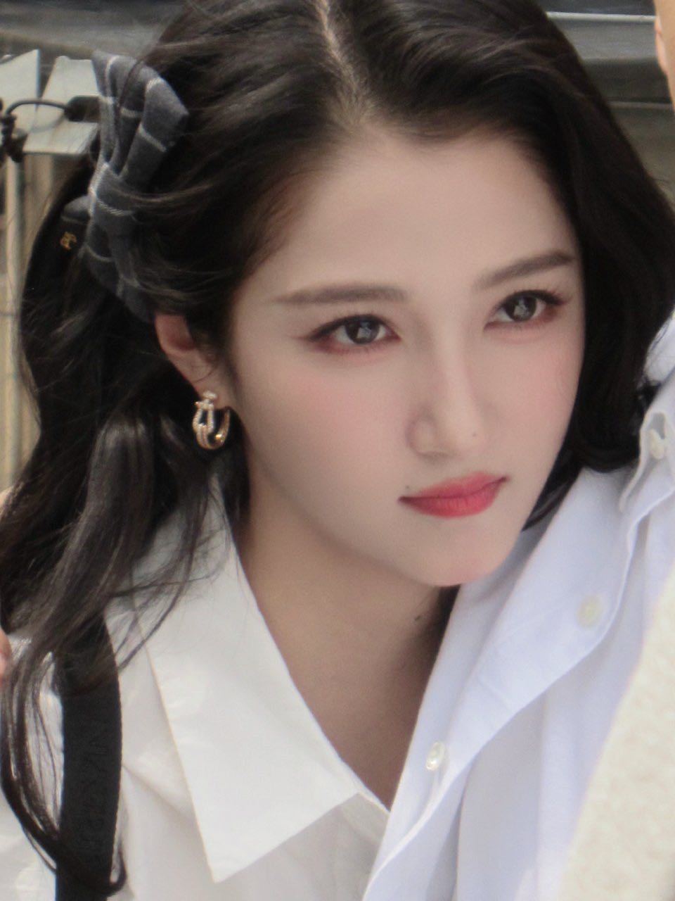 关晓彤李昀锐好清新的两个人 这是什么神仙选角！俩人同框的画面干净得像夏天的风，没