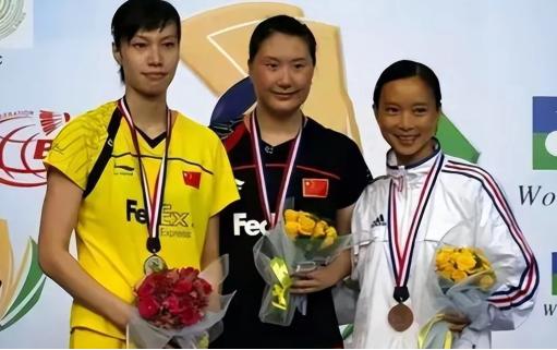 1999年，四川一女孩拿到世界冠军后，被教练以“身高只有164厘米，打法存在问题