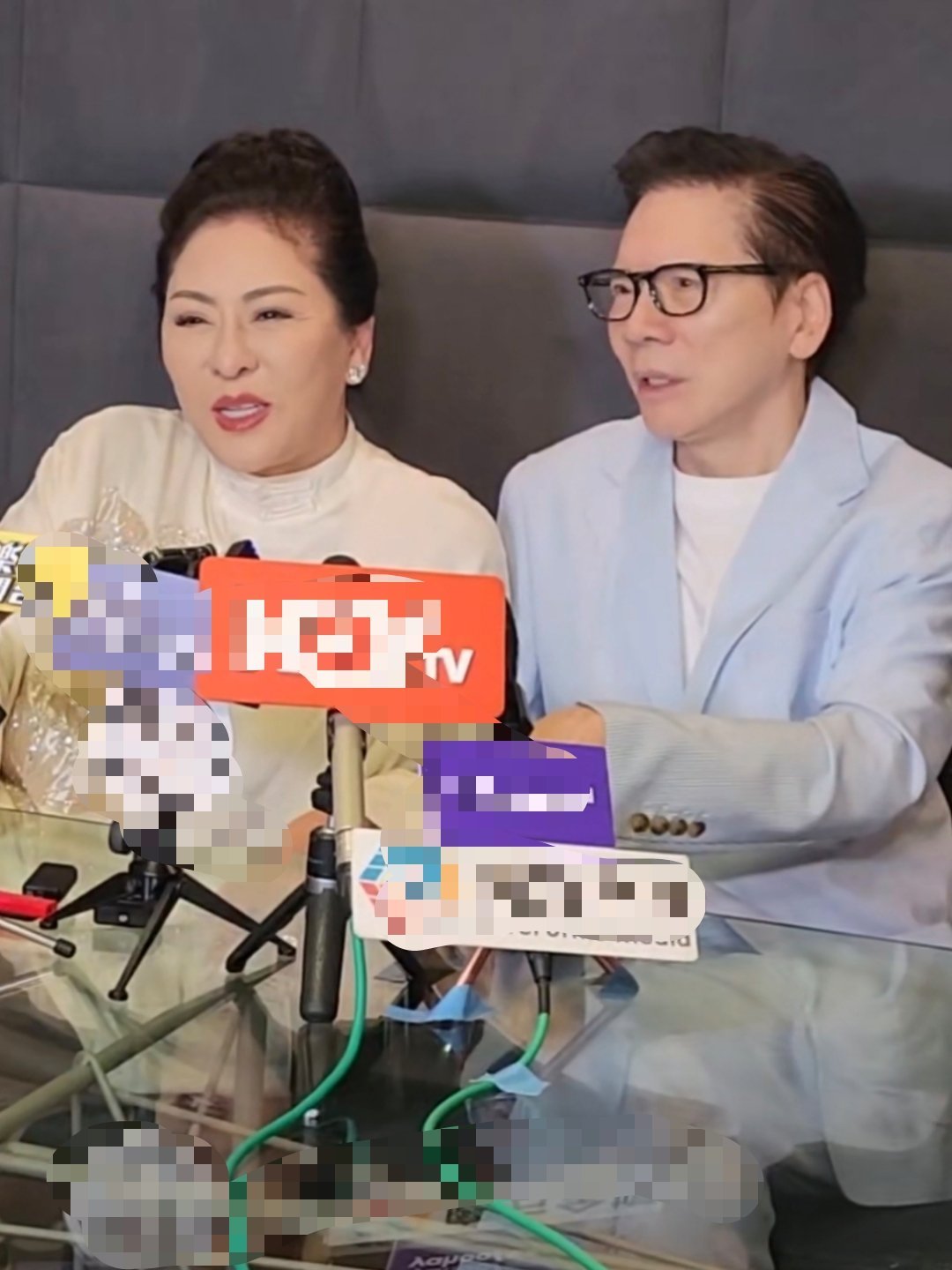 向华强 隆重的辟谣方式向华强发声明回应向家破产 向华强夫妇于针对“破产及百亿债务