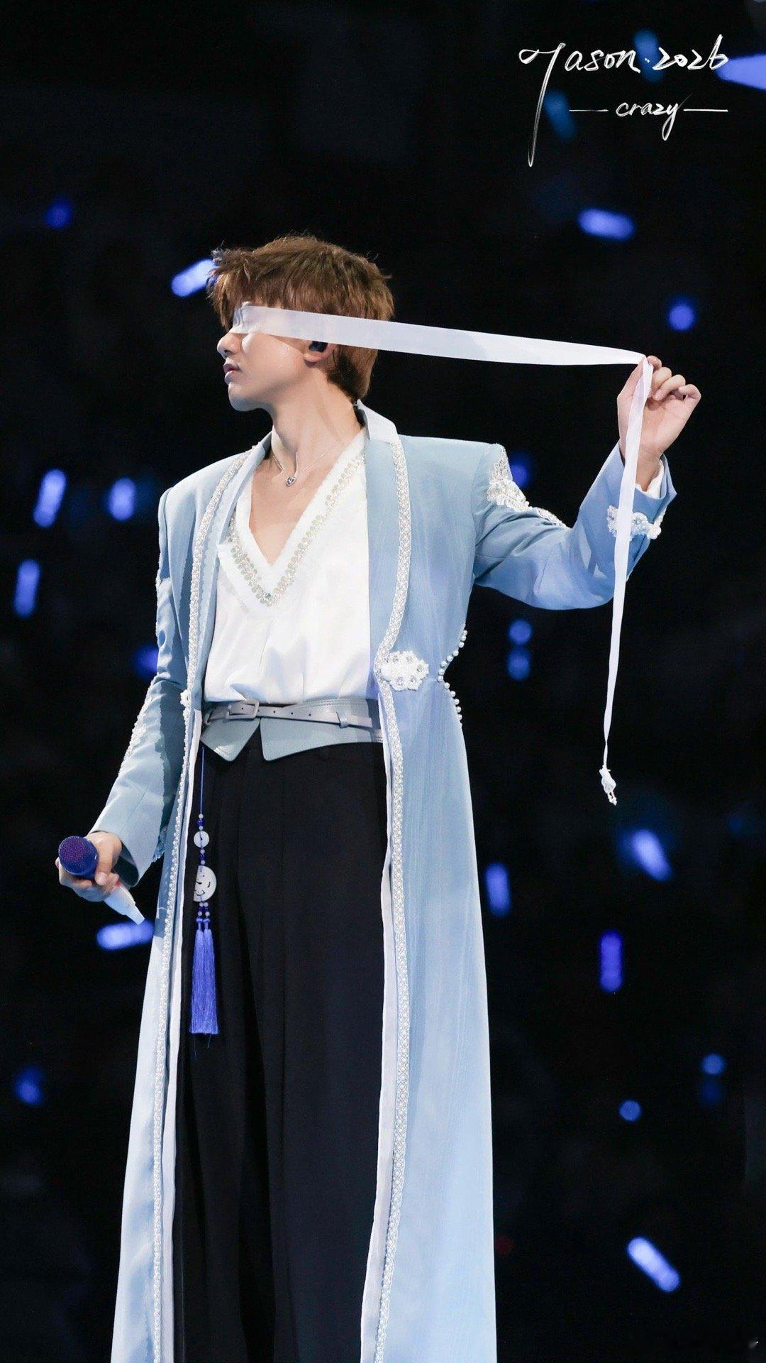 张杰逆战一开口就是回忆小北斗牌腊八粥 如果要给过去一年选一个值得纪念的瞬间，那就