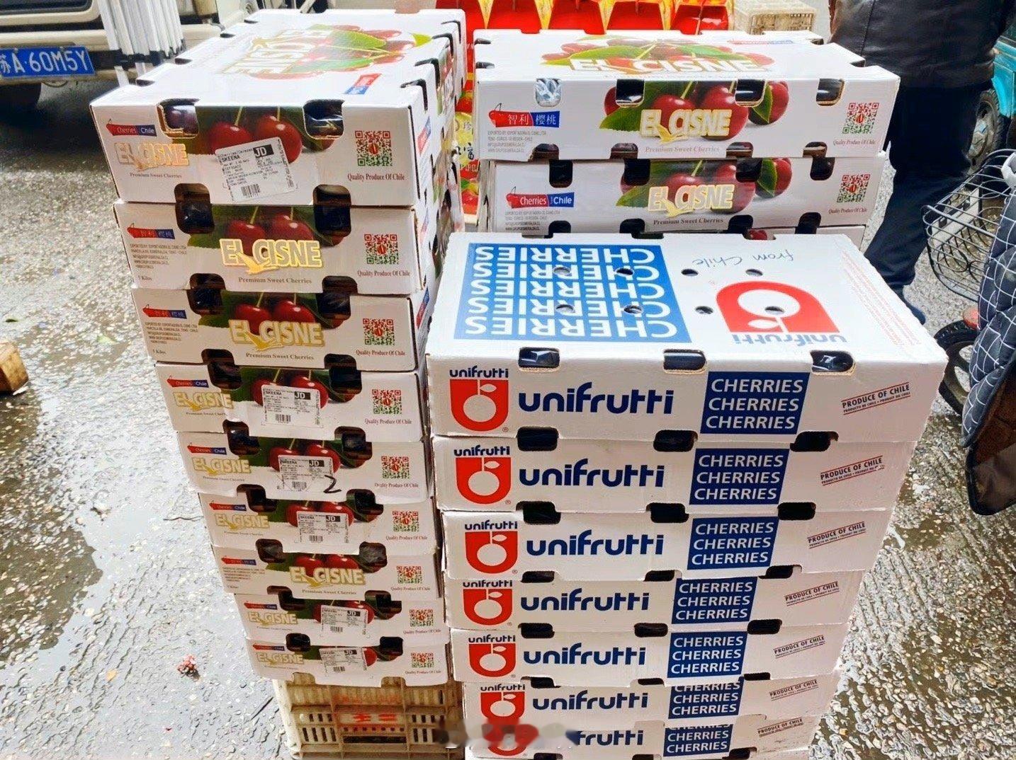 车厘子价格大跳水批发商却笑不出每年从这个时候一直到春节，都要炒作一次“车厘子”价