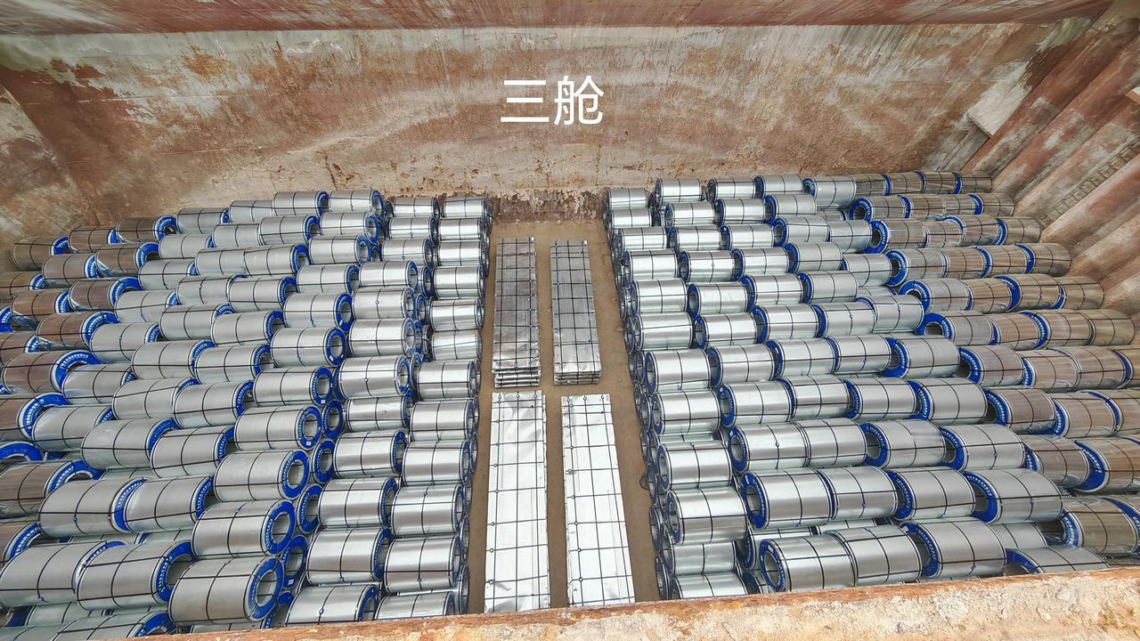 秋日生活打卡季又是搬砖的一天，装钢材到上海