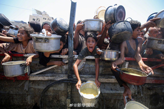 #以军在加沙军事行动致83人死亡#  【加沙民防部门：以军在加沙多地军事行动造成