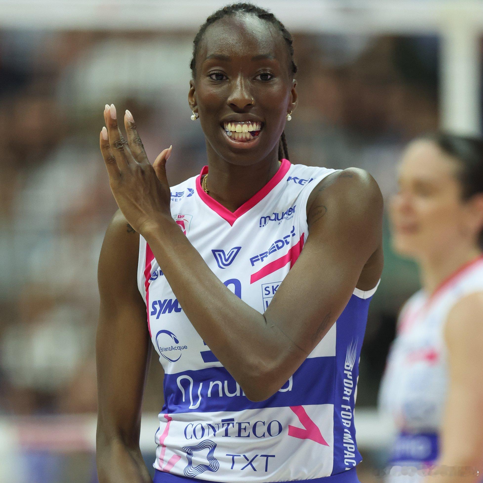 排球 ⚡️如果宝拉·埃格努在决赛第3场比赛中再得24分，她本赛季身披米兰球衣的总