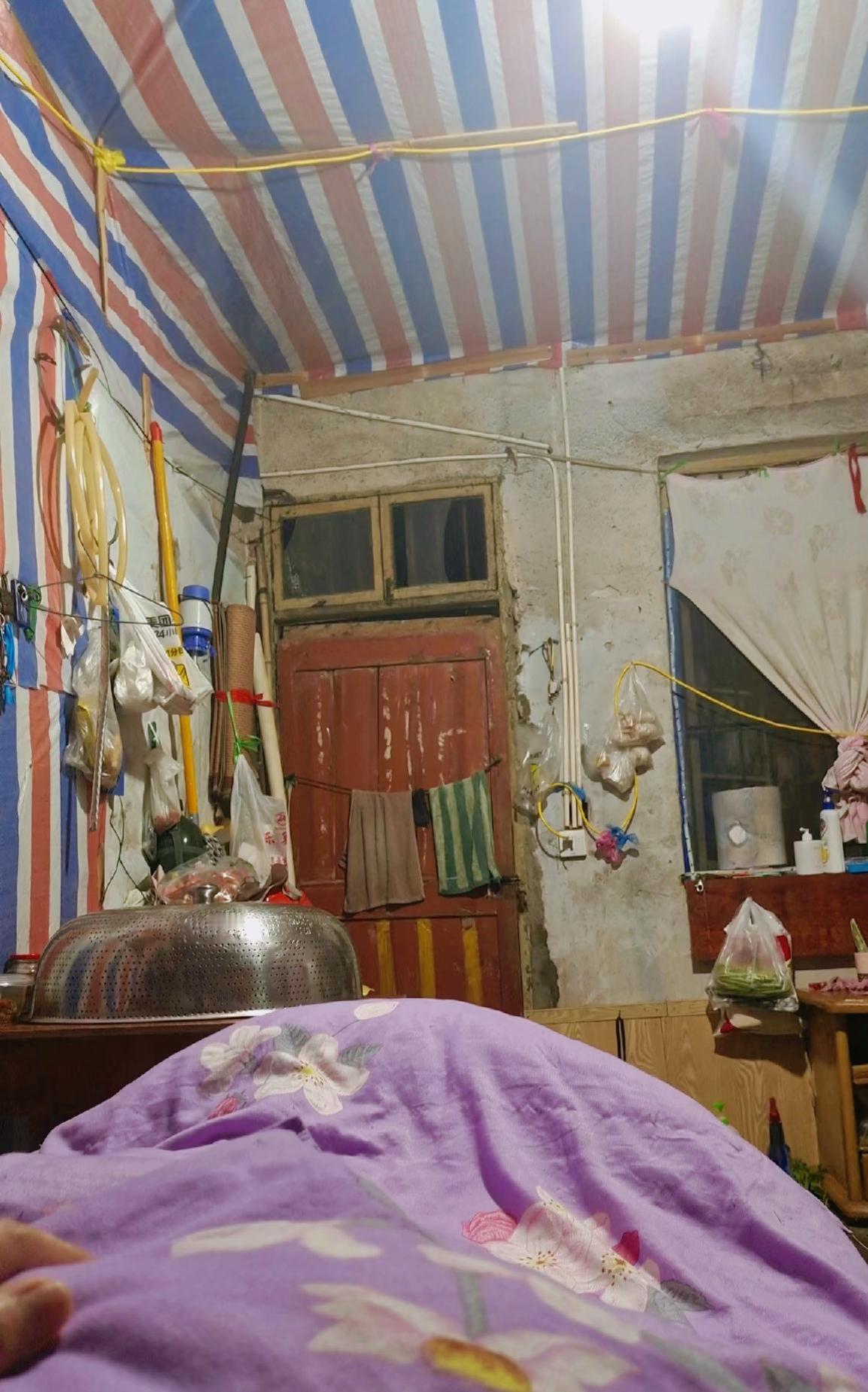 替大家试过了失业后把自己关在出租屋三个月明白了：人“越躺越懒”的循环。人是会废掉