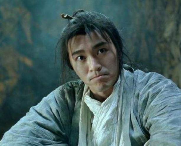 当年，周星驰执导的《西游降魔篇》喜获12亿票房。但华谊却拒绝支付周星驰8610万
