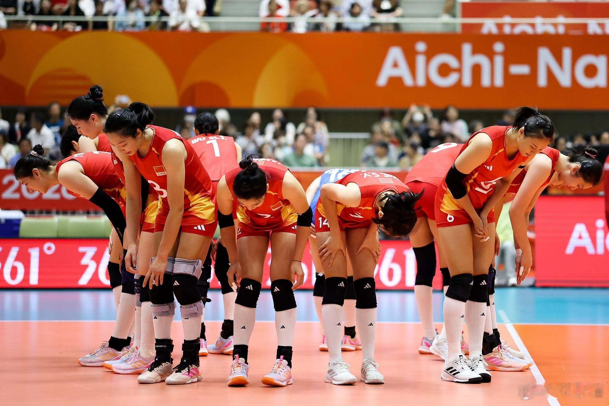 亚运会中国女排9月20日，女排1/4决赛 中国女排 vs 越南女排 韩国女排 v