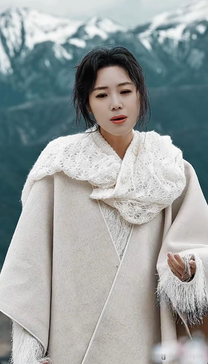 真是白瞎了歌手云朵这么好的嗓音条件，她满怀期待的第五张个人专辑虽已正式发行，奈何