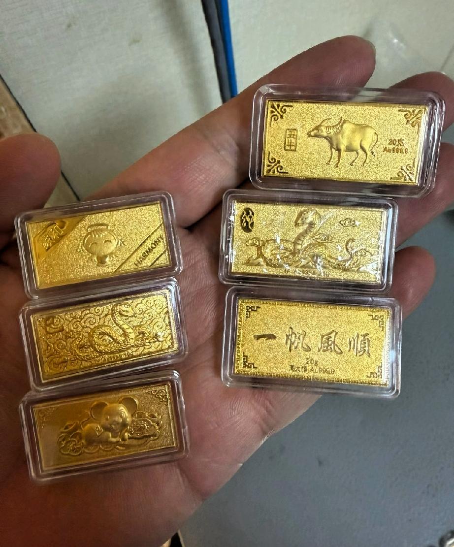 今天的金价，
气的人血压直接飙升了，
7月25日的金价跳水行情，简直是往人心口扎