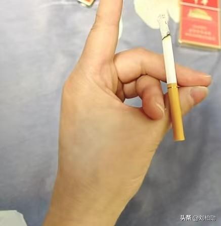 不知道大家有没有发现一个现象，现在很多香烟点着之后，就算放着不抽，它也会自己一直