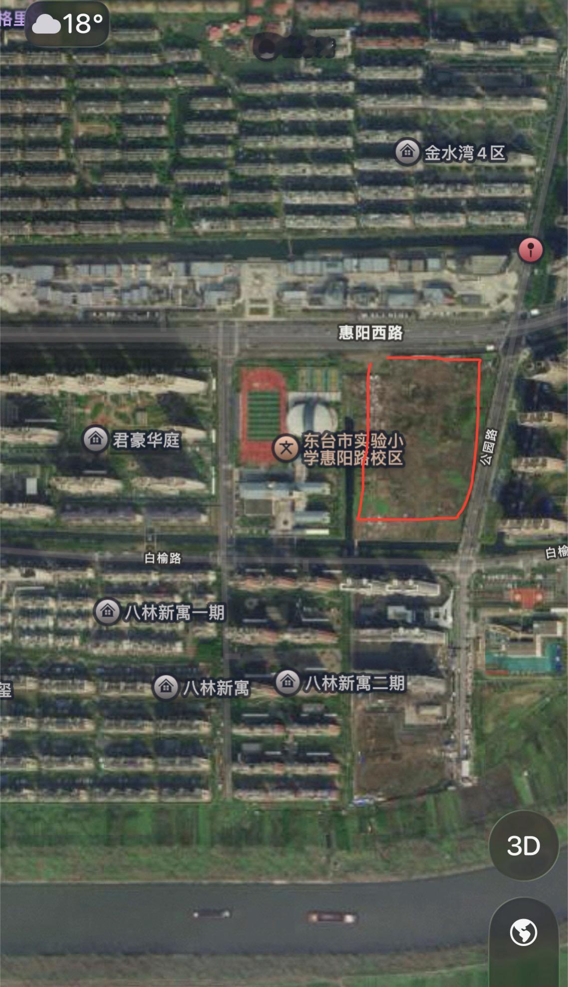 实小惠阳路校区旁边的一块地当时为教育用地的备用地，这里建个体育场馆，更加有利于周