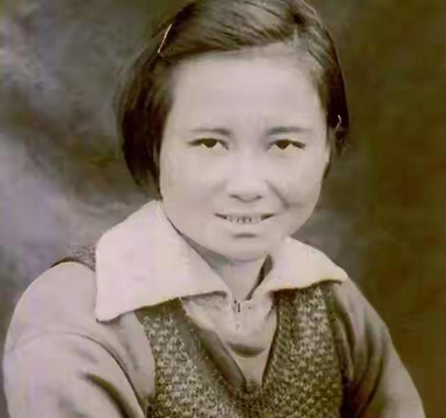 
她曾任刘少奇的秘书，嫁给了刘少奇，离婚后终身未婚，活到101岁

百岁谢飞，