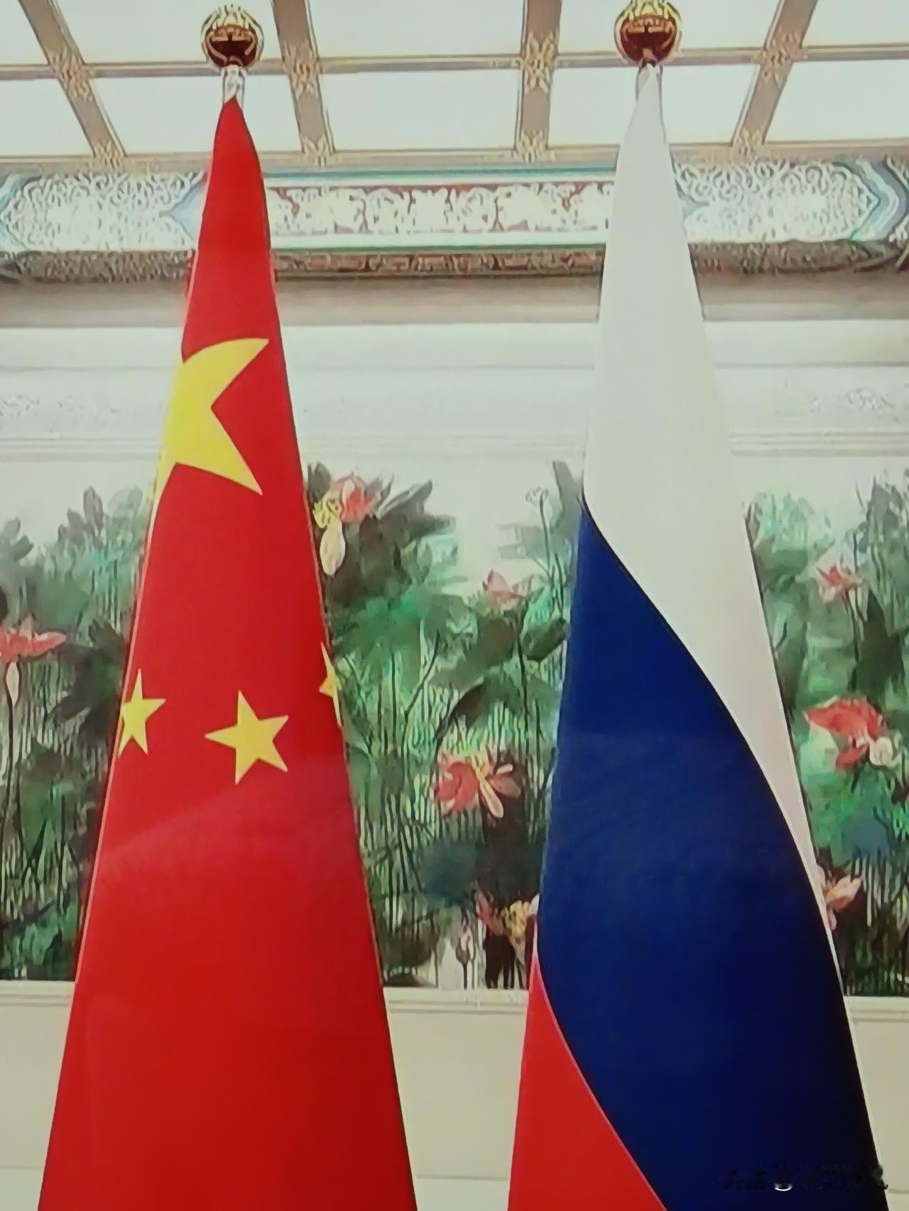 我认为文科。文科叙事多，理科做事多。比如说“中俄睦邻友好合作条约”的延期是怎么回