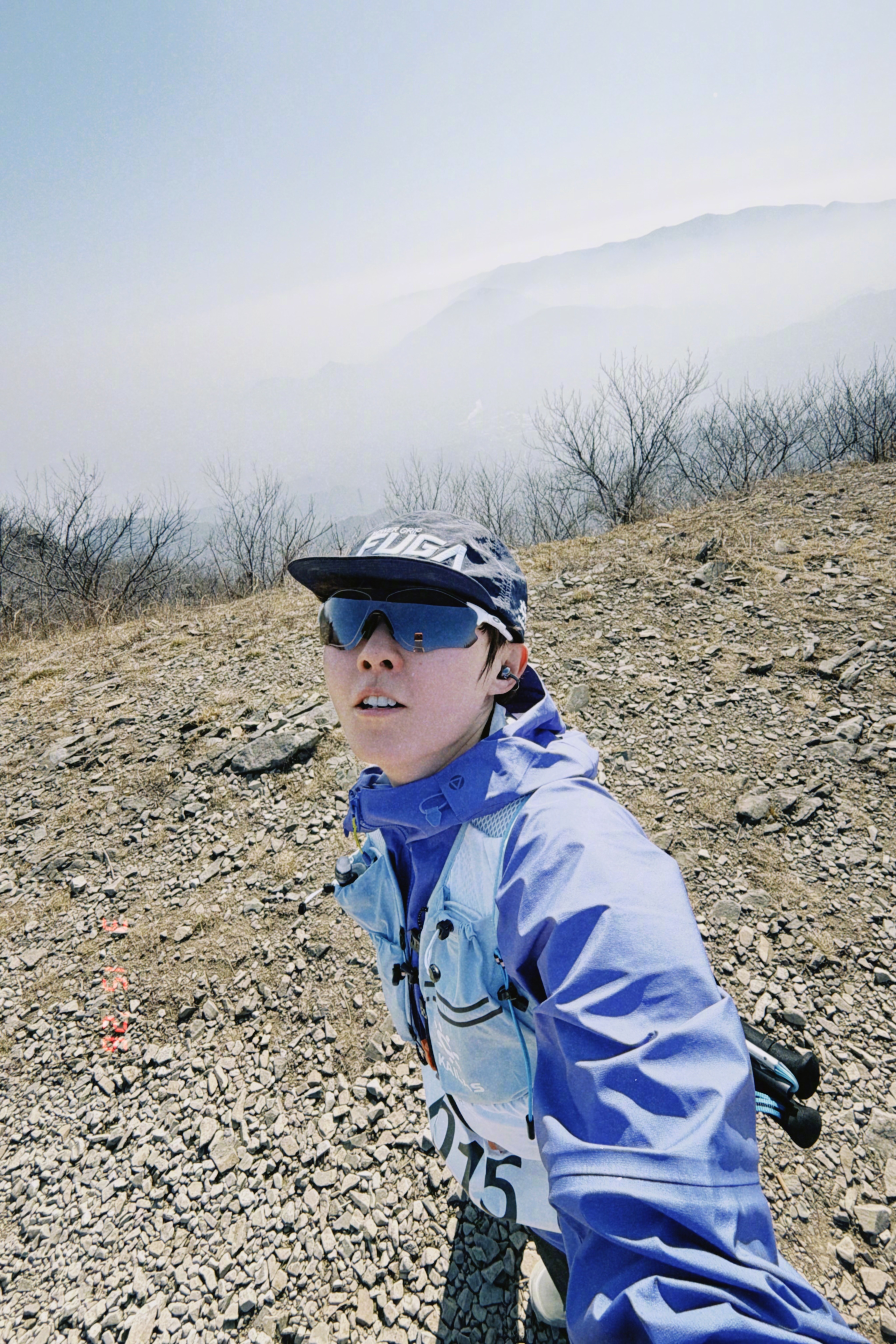 充分感受到了跑步和越野太不同了前面5公里一度爬的心率爆炸 我终于知道900m爬升