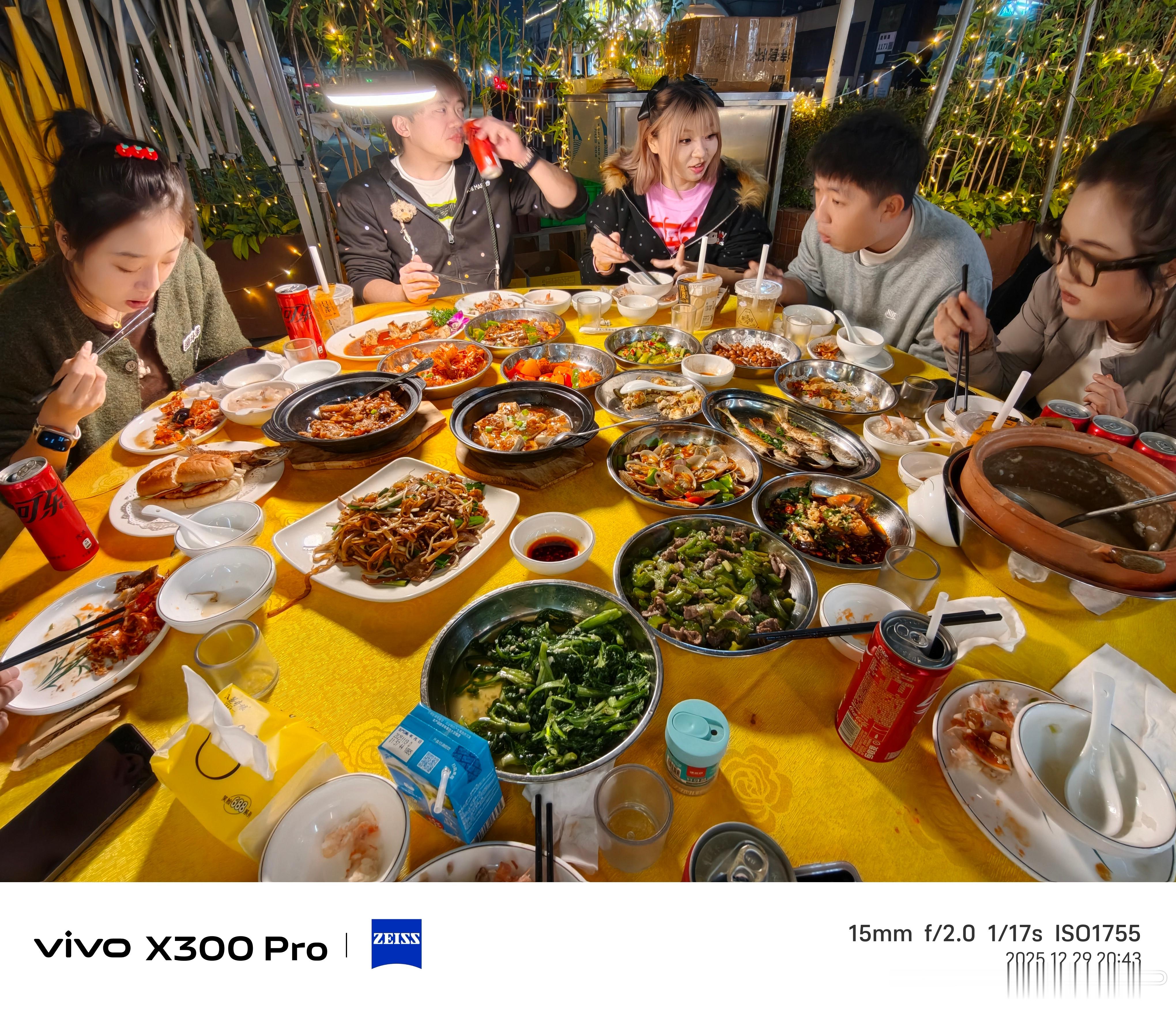 真的是食在广州，一筷子就忍不住了！晚上吃了俩顿昨天，导致我现在已经睡不着醒了