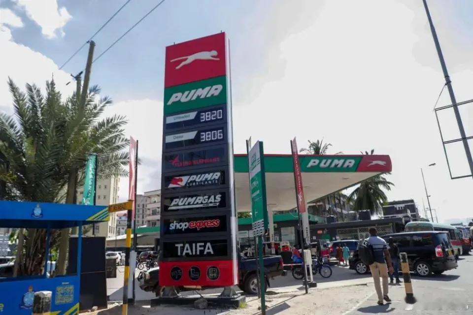 霍尔木兹海峡运输停滞 日前，国际能源署署长法提赫·比罗尔发出警告，全球正遭遇历史