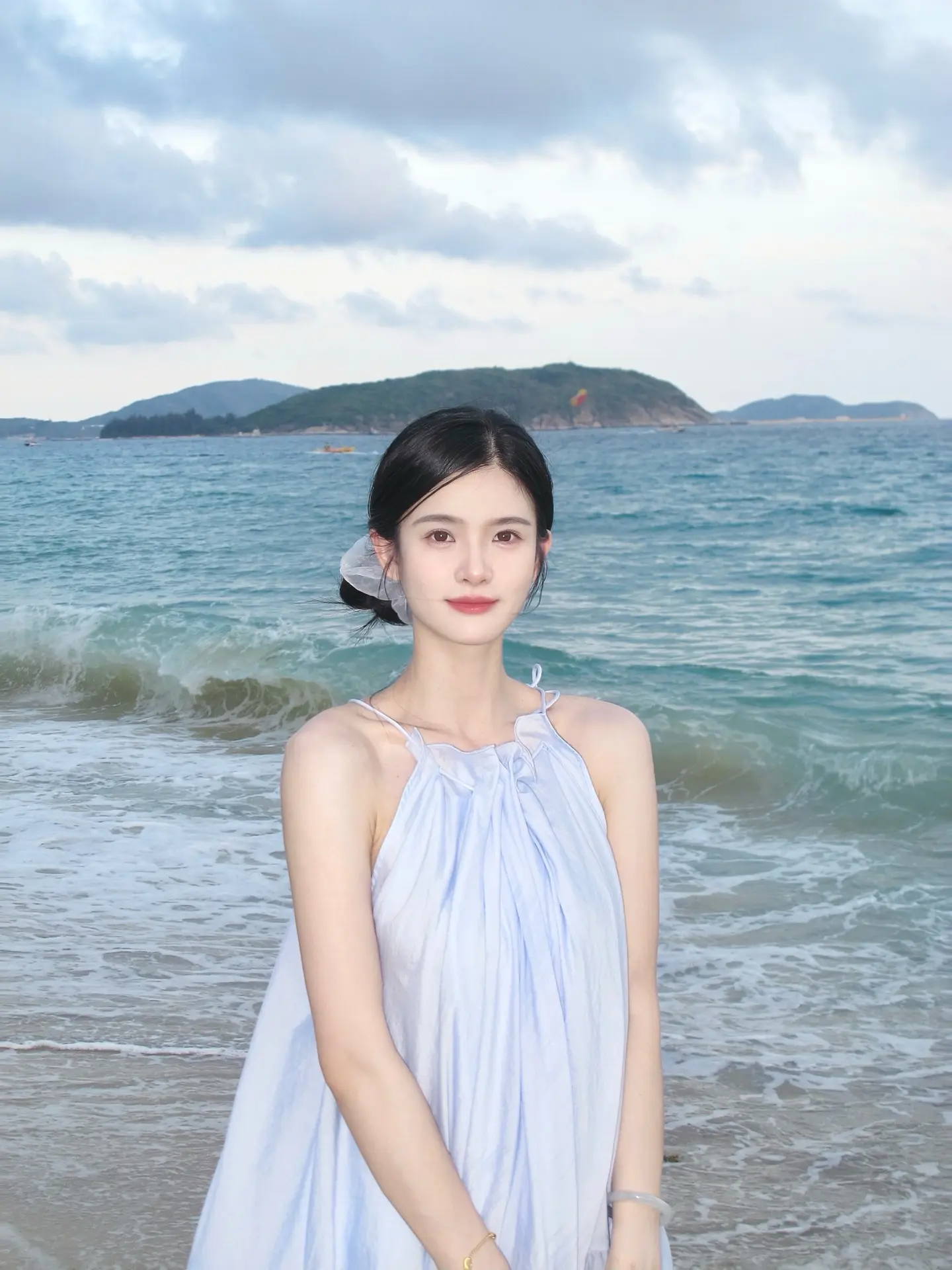 今天是蓝色的。