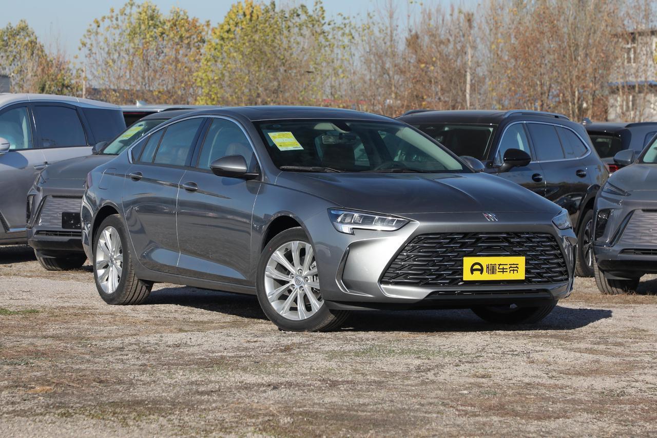 当年月销两万台的别克君威，为何卖不动了呢？
曾几何时，别克君威凭借运动化设计与合