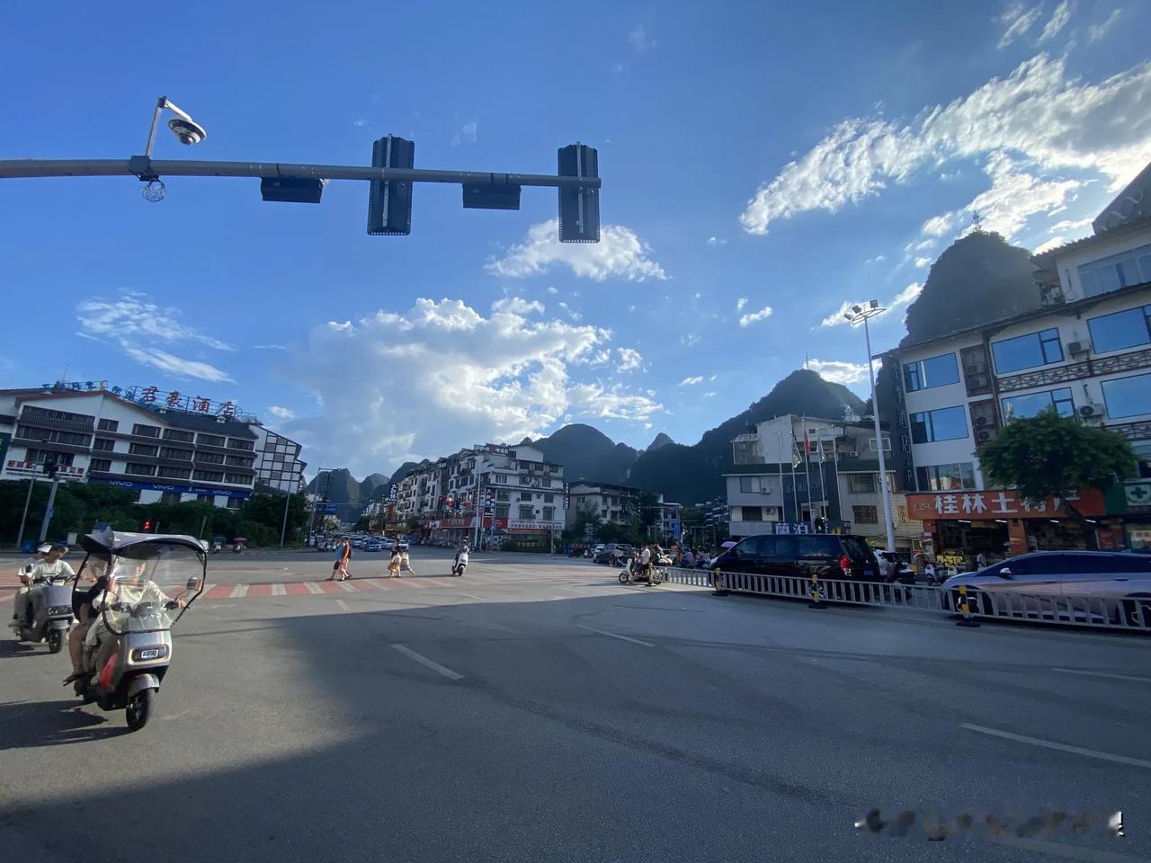 山水之间，风景如画。#桂林美景随手拍#