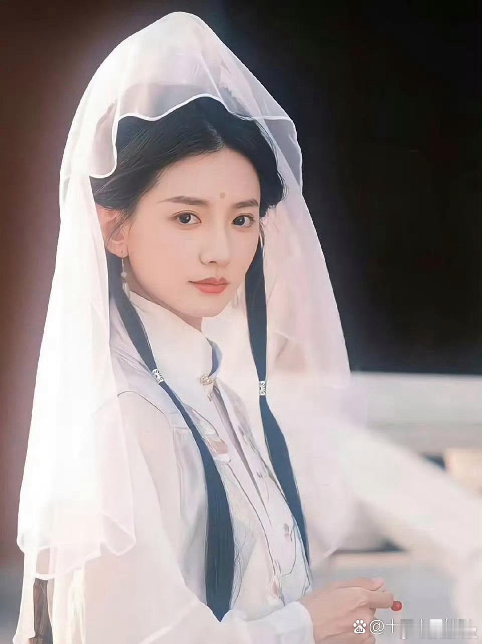 于正新签的素人女孩，说是天选古人，能在古偶里出头吗 ​​​