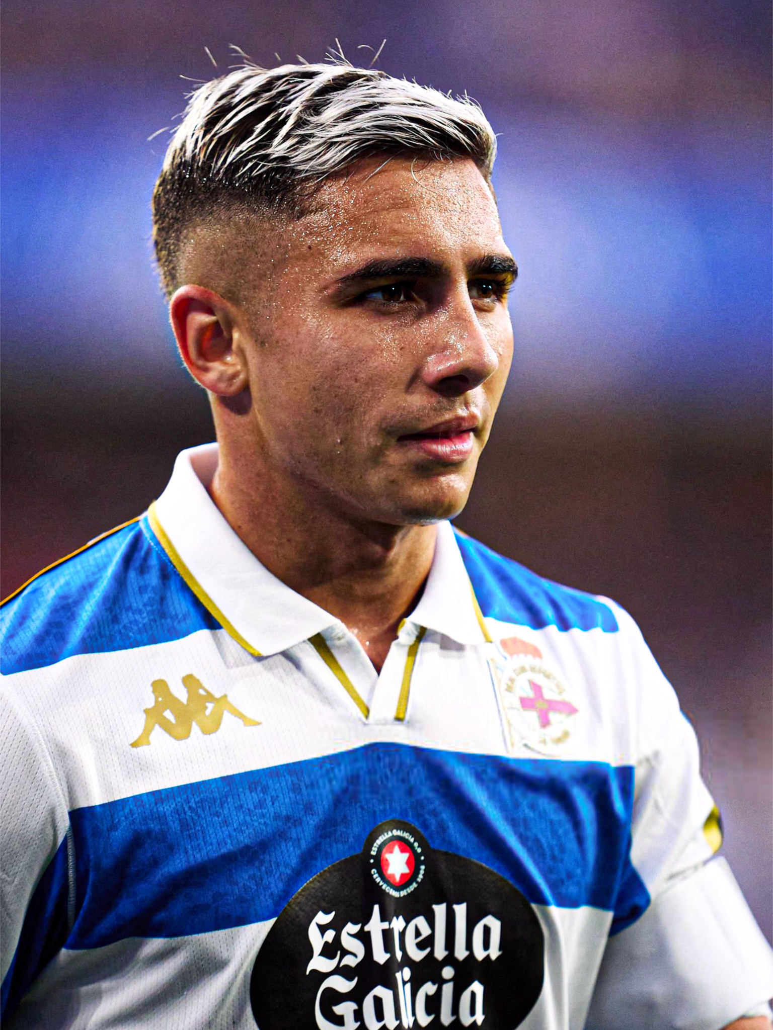 马卡报：巴塞罗那正在密切关注拉科鲁尼亚边锋耶尔迈·埃尔南德斯。 他的违约金为40