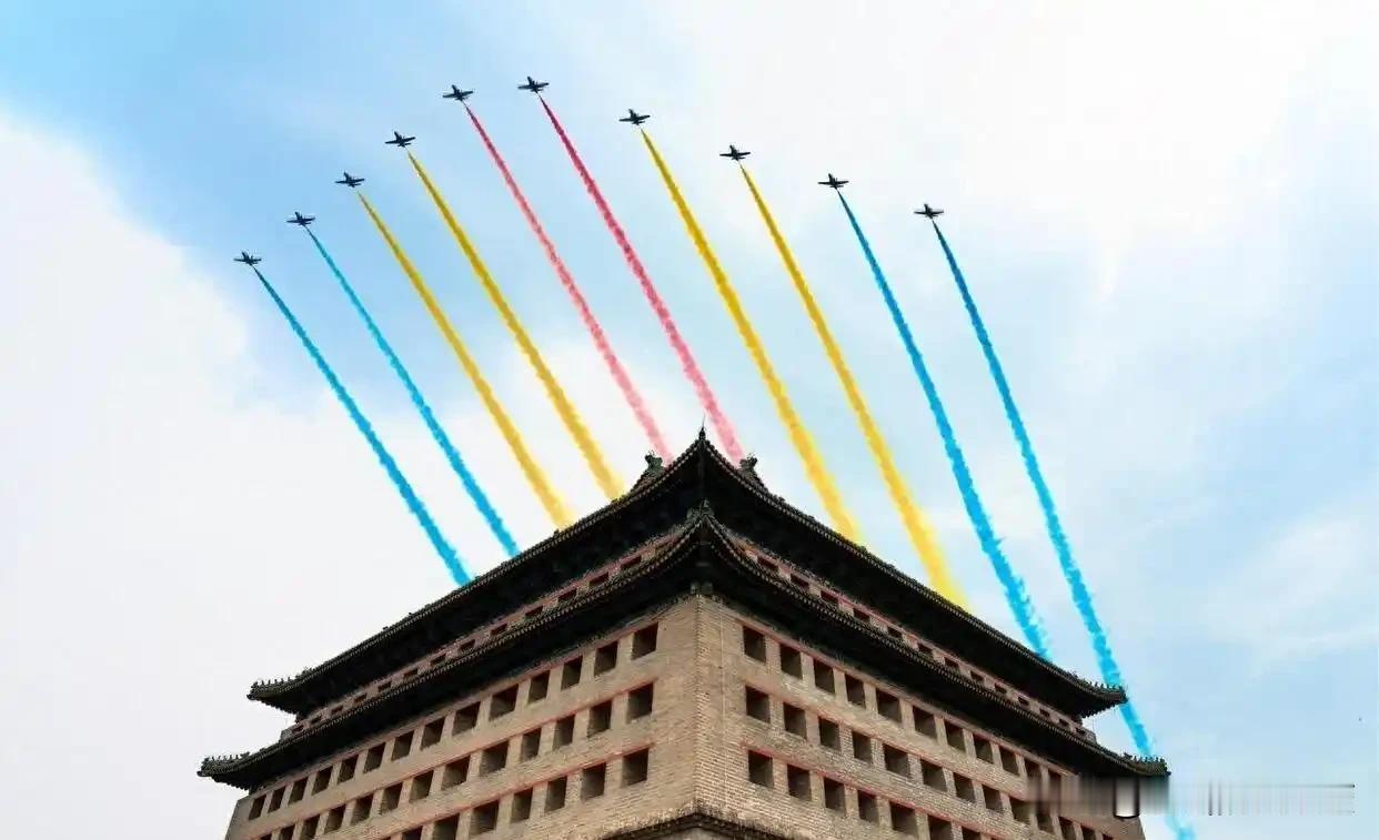 此刻，我站在2025年尾巴，窗外万家灯火，手里是这一年的日历。

哪怕最悲观的人