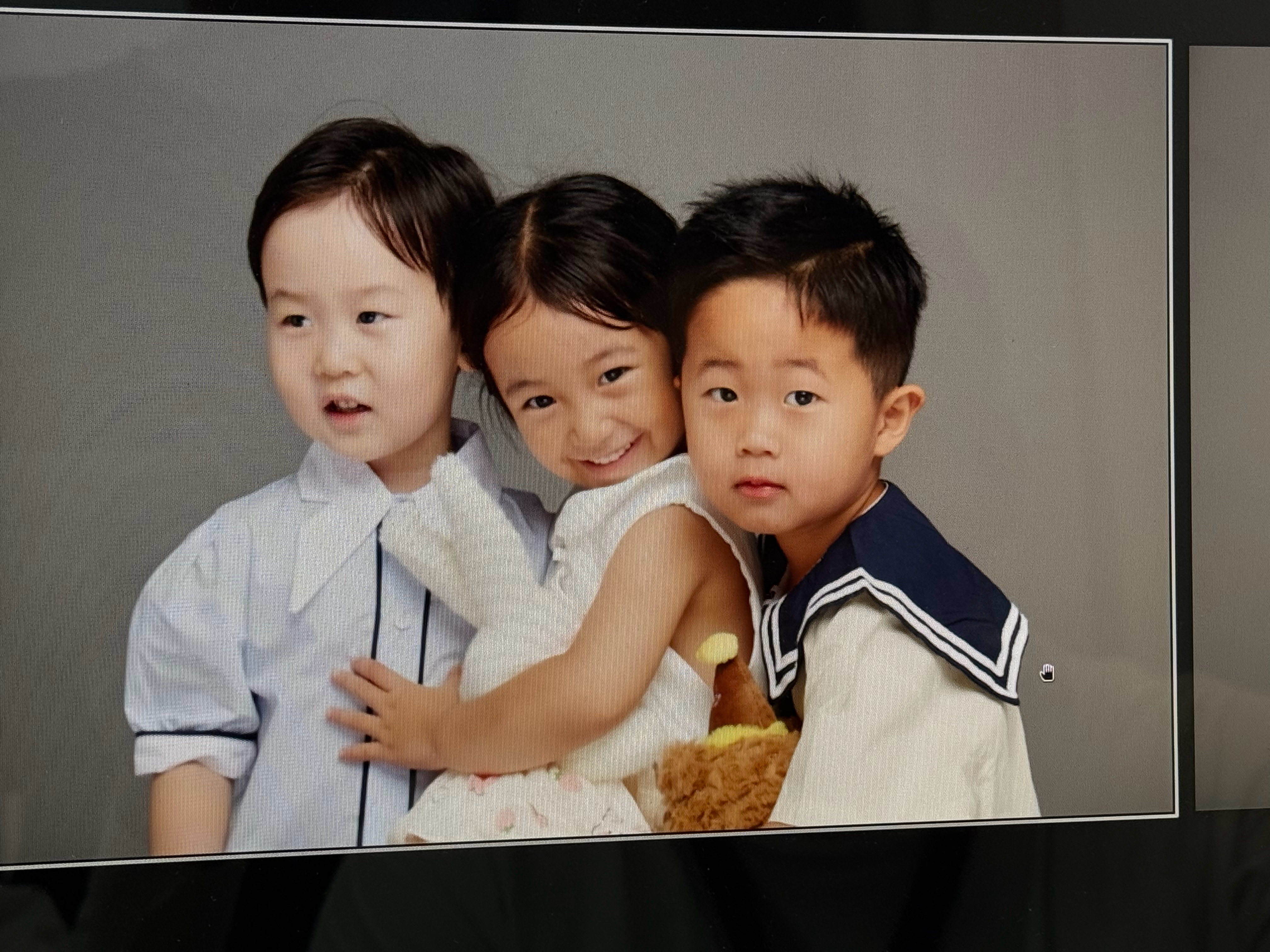 周末领着小孩们去拍的，像是什么电视剧封面，都是故事。 