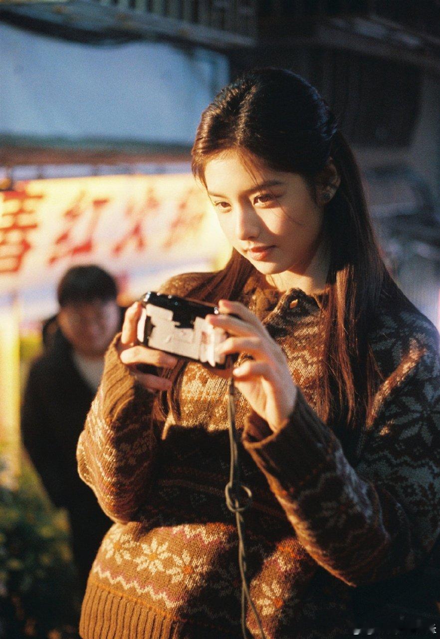 艾米 不知道我的身材很曼妙 救命！艾米也太会玩梗了吧！粉丝探班问她开不开心，她直