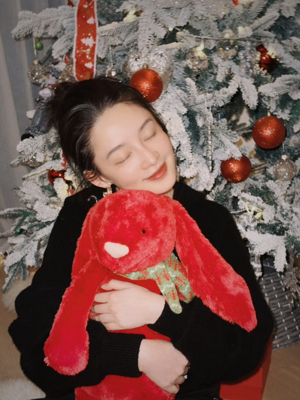 李沁李沁晒圣诞照李沁说圣诞快乐圣诞快乐~沁！ 