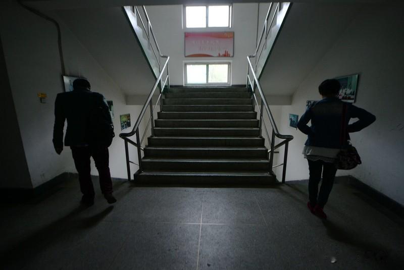 婚外情，就是婚姻里的一颗定时炸弹。
从人性角度看，人内心住着天性和理性两个“房客