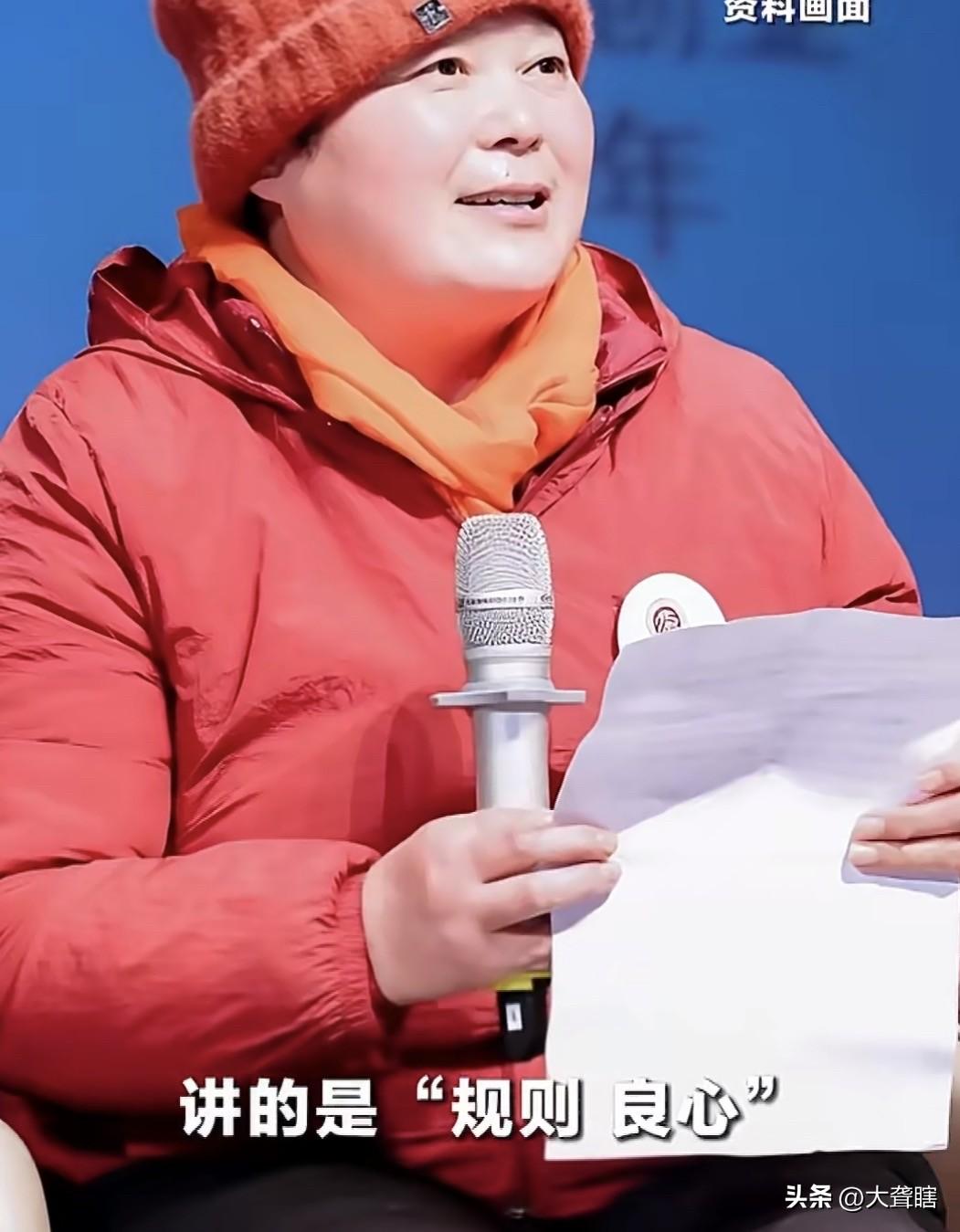 ‘’鹅腿阿姨‘’是否获得同情还真不好说，有人认为阿姨小本生意且实际伤害有限，生活
