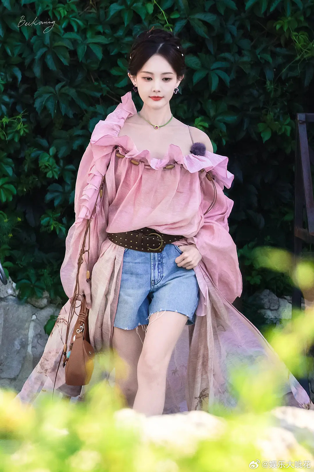 这个李一桐路透也太美了！站姐拍的姐姐妹妹找娃娃路透造型真的好美[好喜欢] ​​​