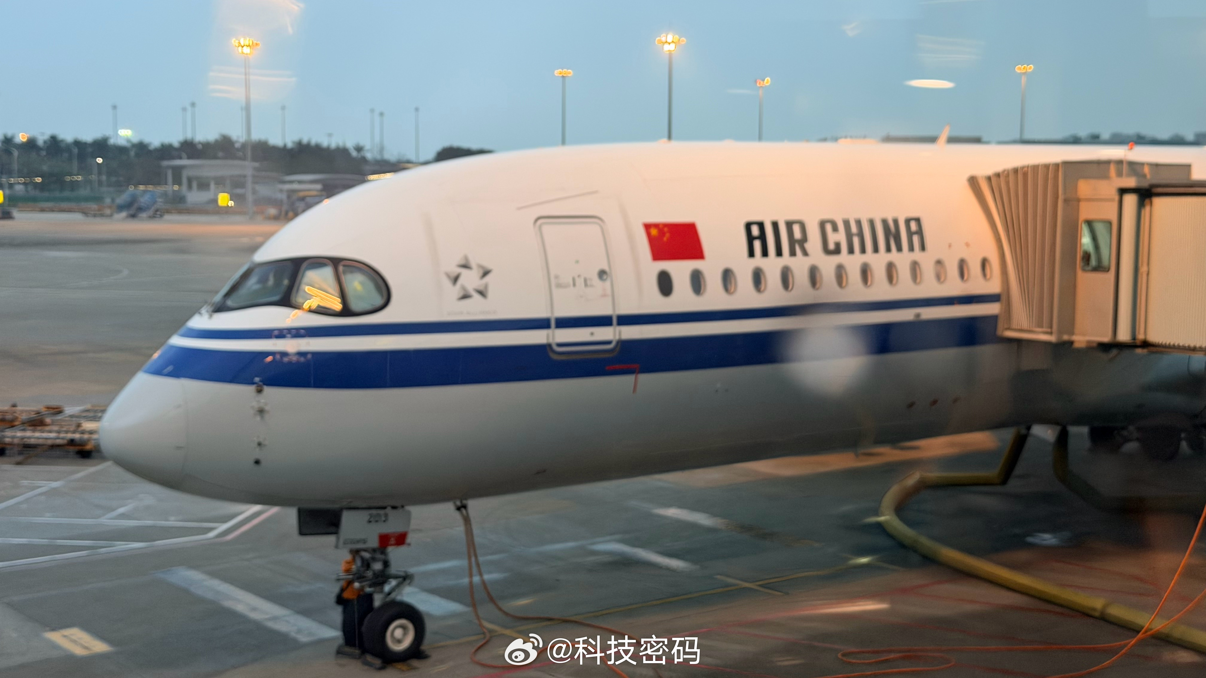 好消息是终于要回家了，感觉一周都在外面….. 坏消息是明天晚上还要飞…….飞好几