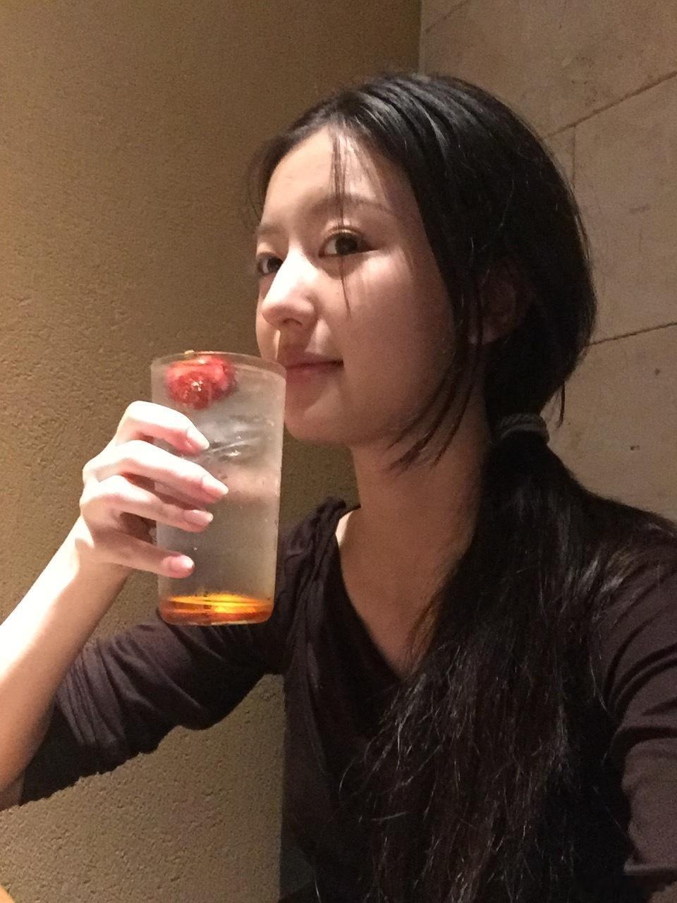 裴佳欣 在复制粘贴的时代，你是手写的诗