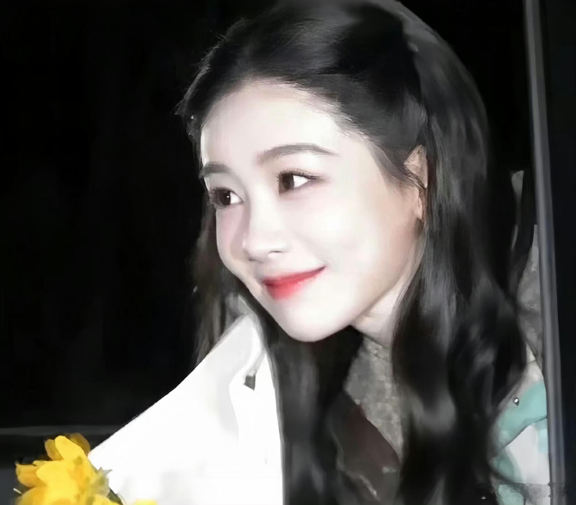 杨紫[超话]杨紫G社生图好乖巧好美的女神殿下[流鼻血]杨紫 ​​​