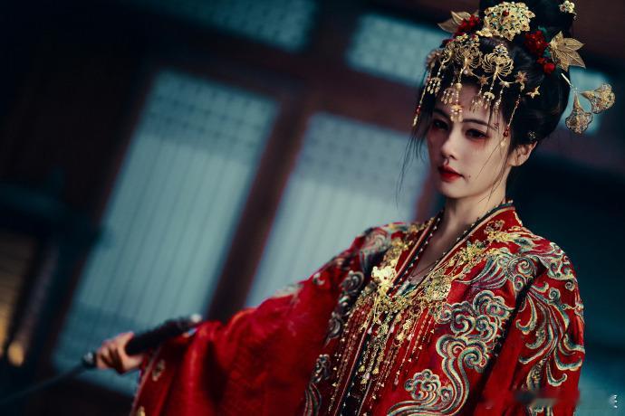 青雾风鸣、唐宫奇案 我的评分： 白鹿开播发文唐宫奇案 被白鹿的敬业打动！开播发文