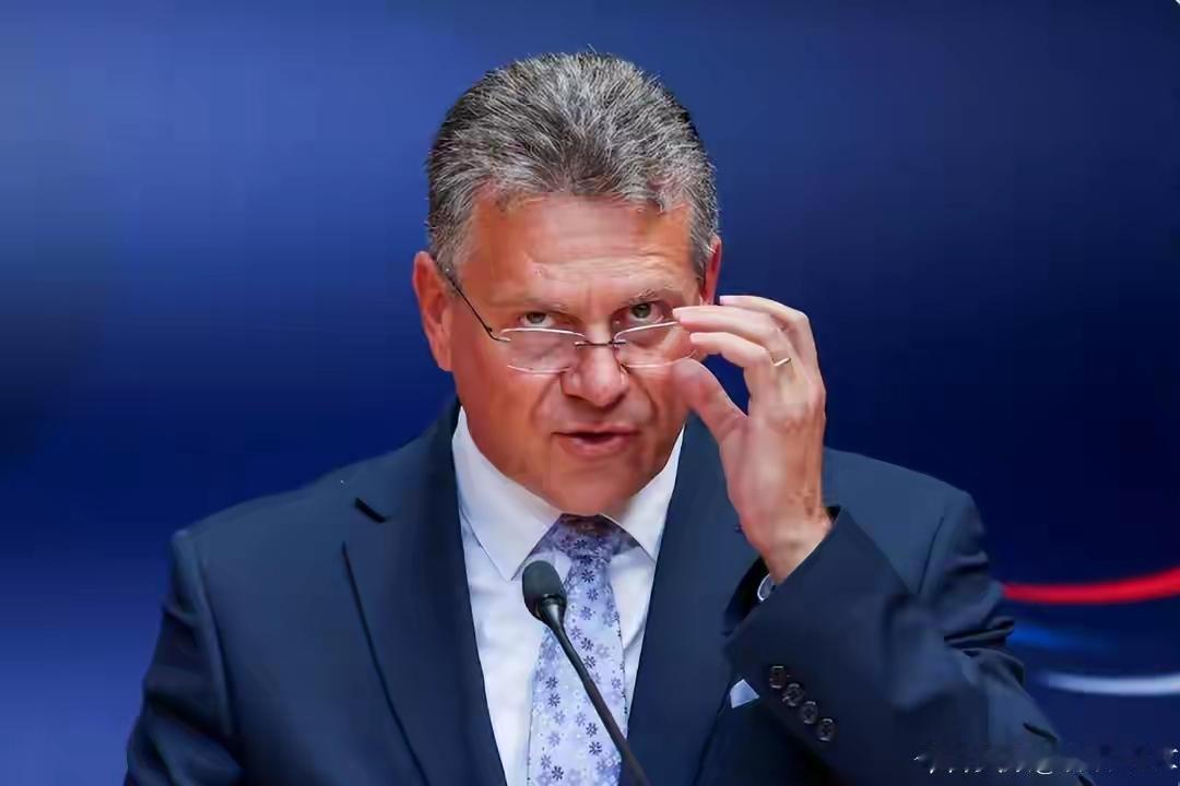 安世中国区“分家”！自主运营走起。
2025年10月18日深夜，安世半导体中国区