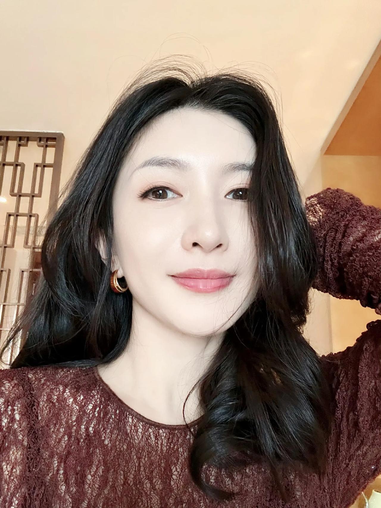 @江疏影 最新～最近真好～白了许多[比心]