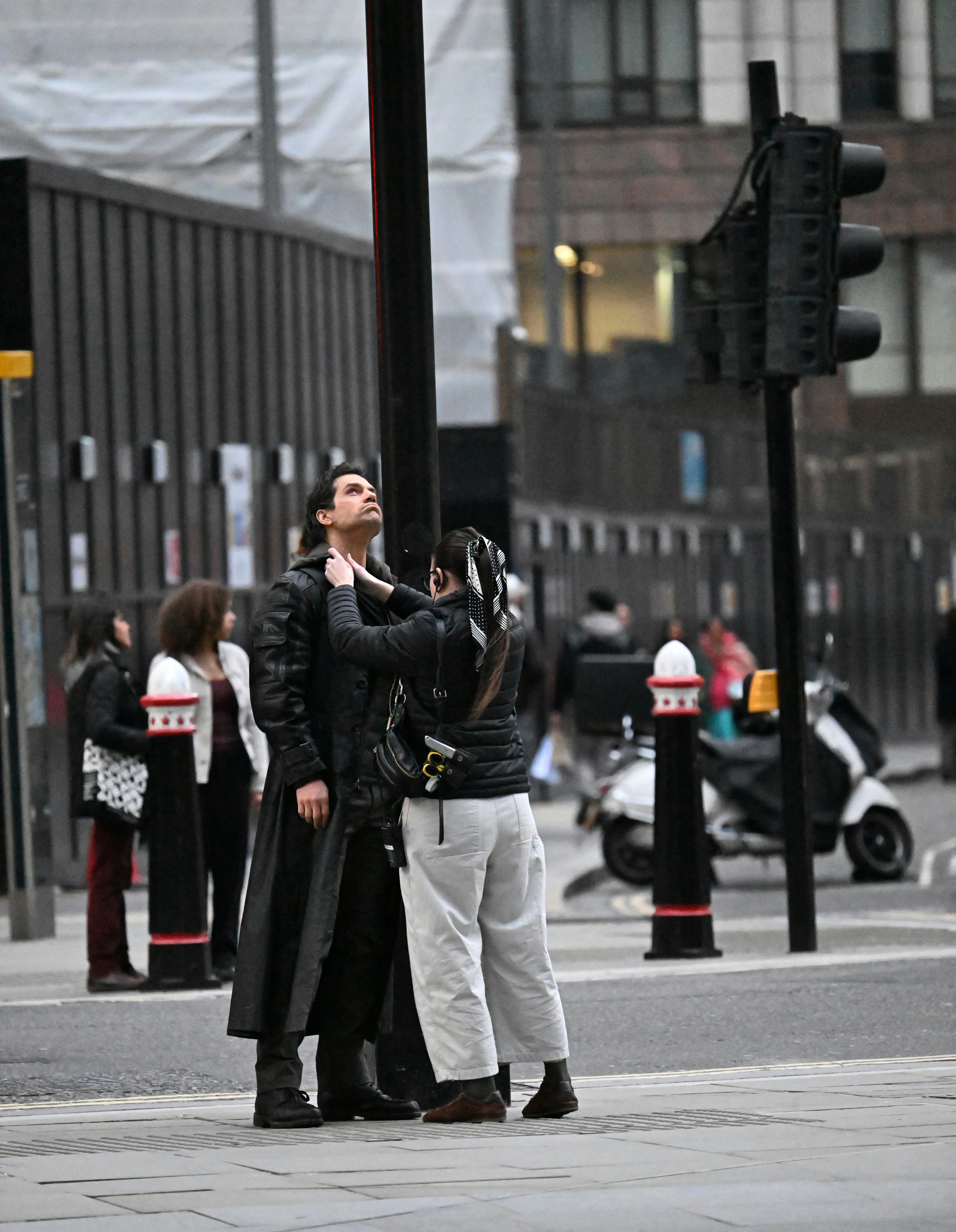 新版高地人片场路透 亨利·卡维尔（Henry Cavill）主演新版《高地人》最