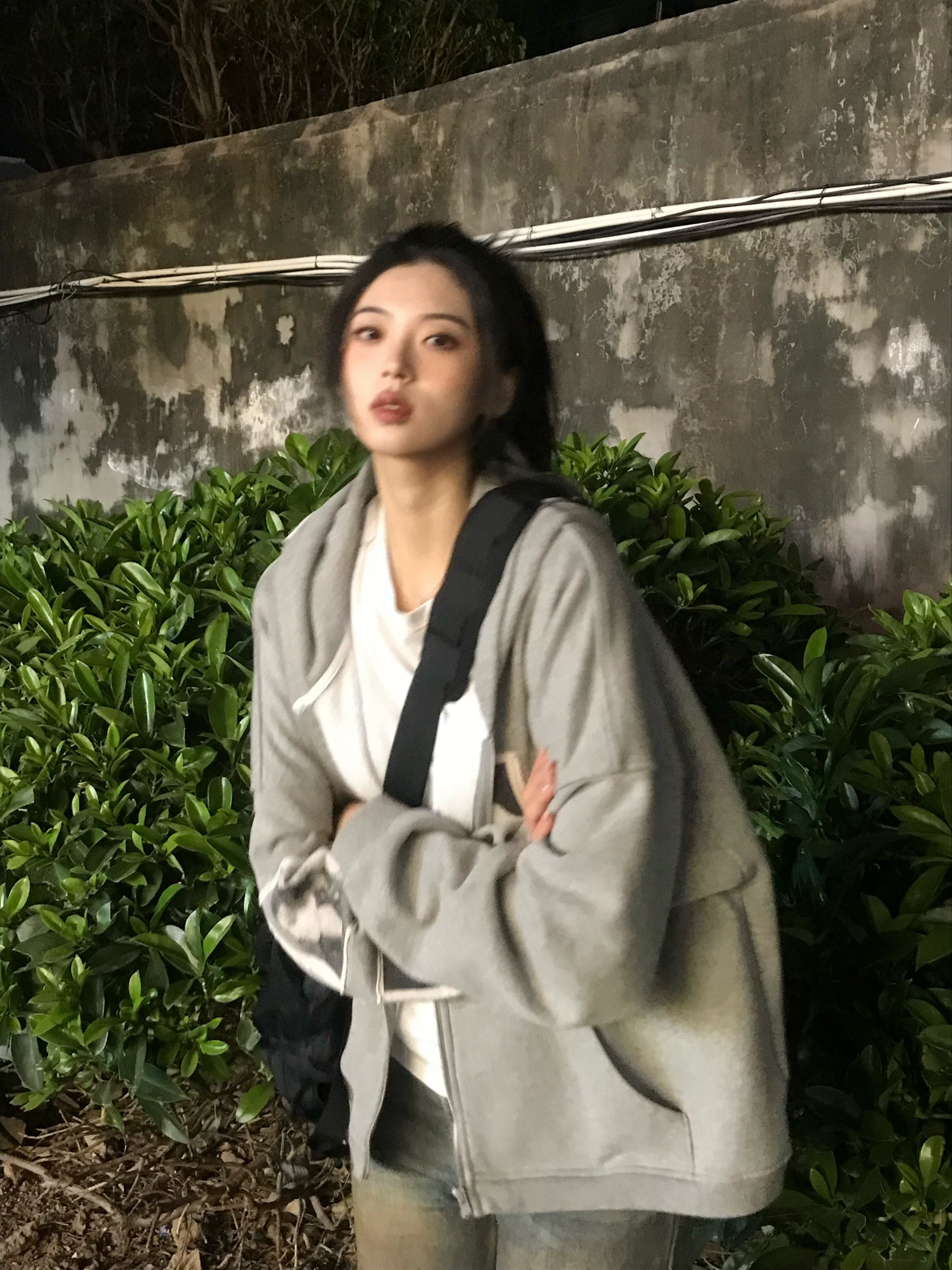 该死的商家能不能别把卫衣的帽子做这么厚🧢 