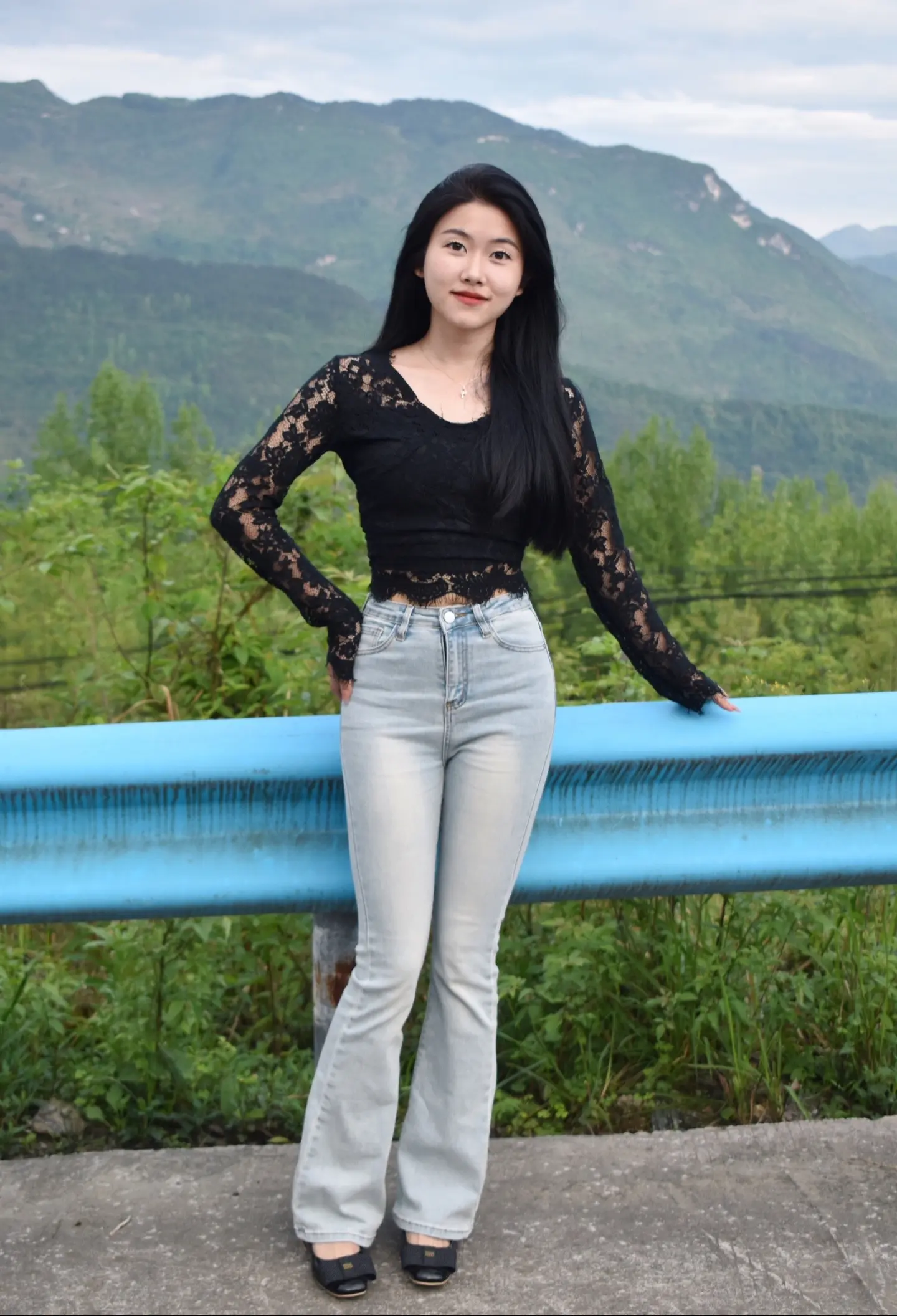 五一 见一面吧，我穿裙子 你带花。
