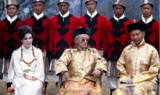 尼泊尔坚决不能乱！不能再重蹈锡金的覆辙了，当年锡金想加入我国，当时顾及国际影响和