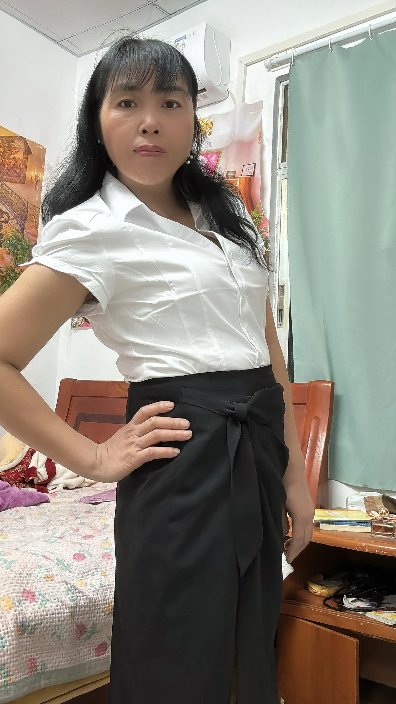 大家好，我是个离婚多年的女人，四十几岁了，还未有个家，我是个节约很顾家的女人、不