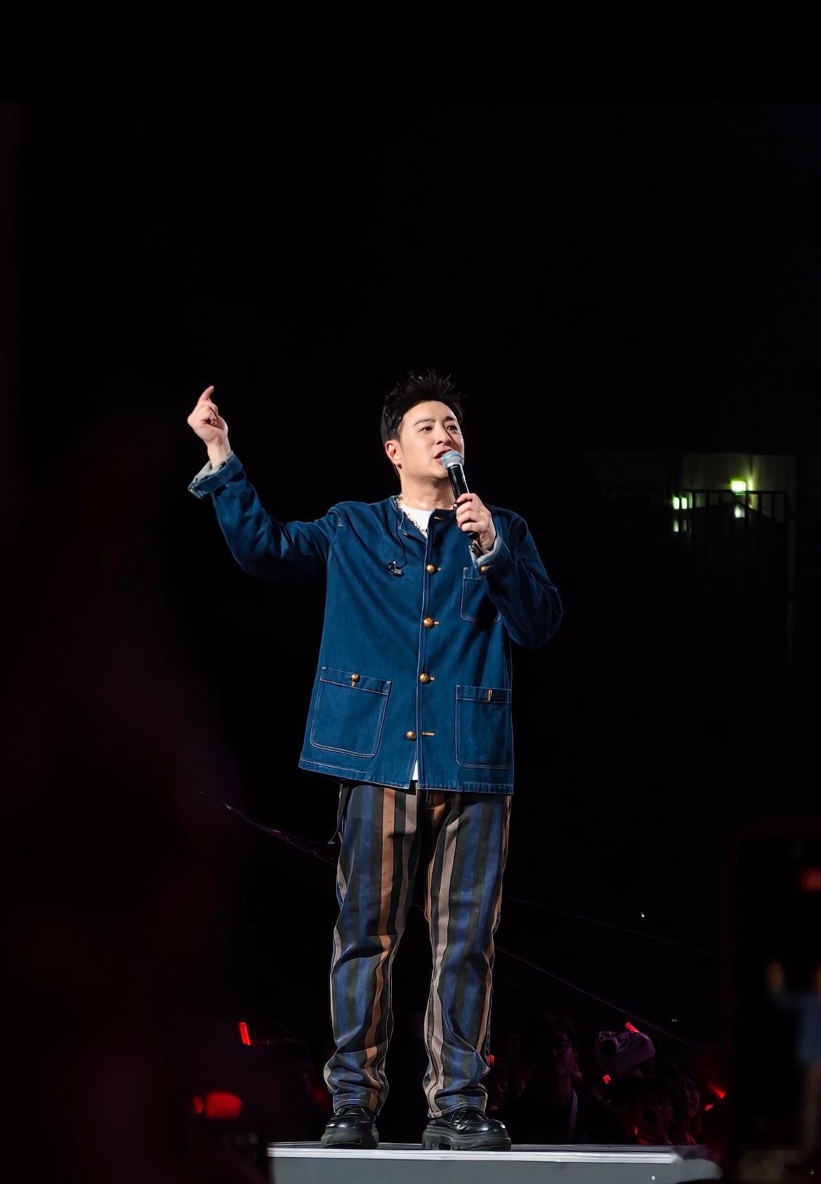 潘玮柏减18返20 潘玮柏减18状态回春这哪是减肥啊，这是开了时光倒流的外挂吧！