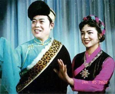 原北京军区战友文工团，男女声二重唱艺术家张振富耿莲凤，他们有许多经典曲目（图中有