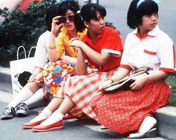 七十年代的日本街头
#街头风情纪实# 
#日本环境人像# 
#日系摄影分享#