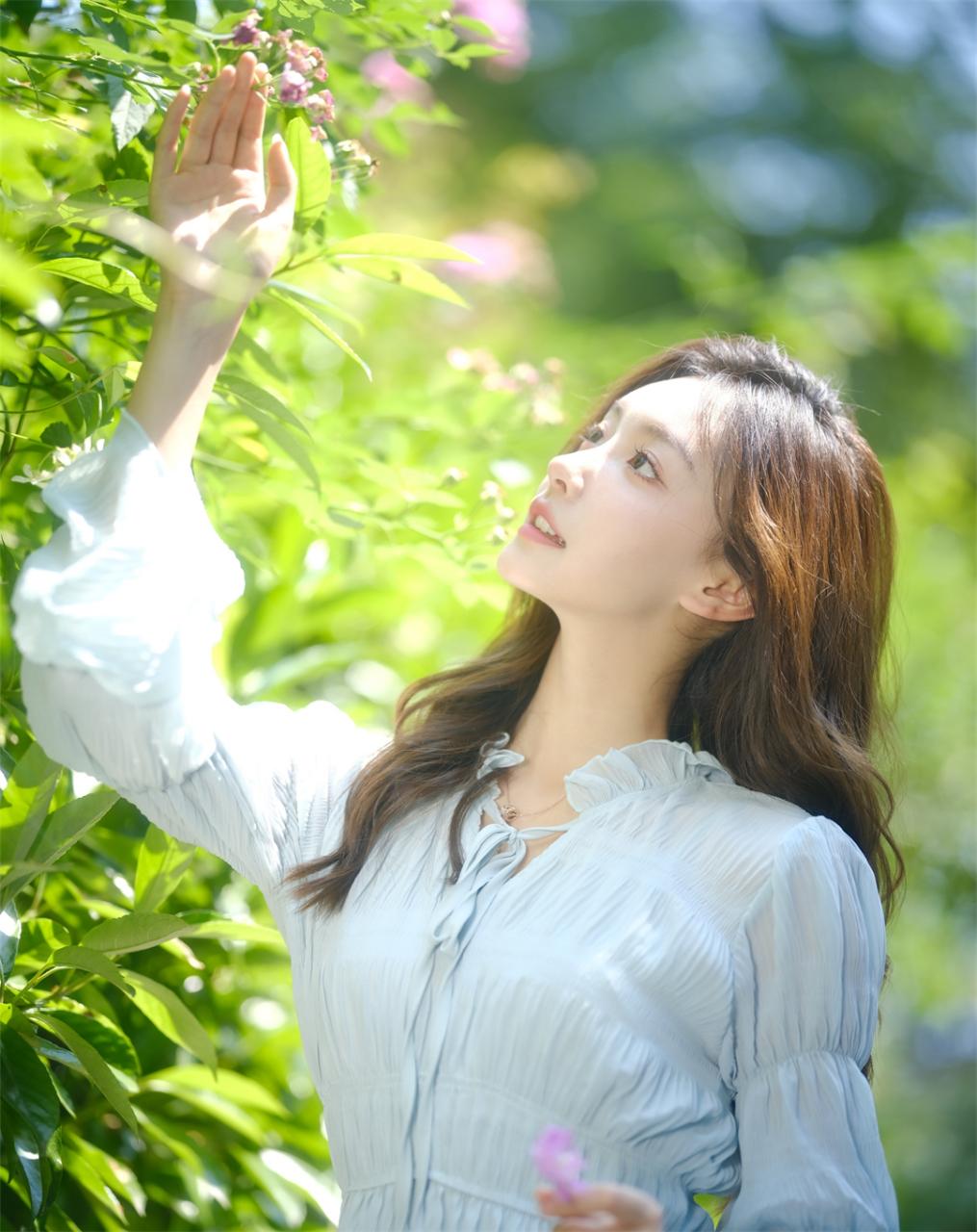 老公手机里有这种女生的照片，你什么反应？