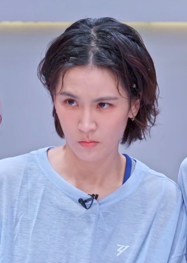 没义务给任何人好脸色 